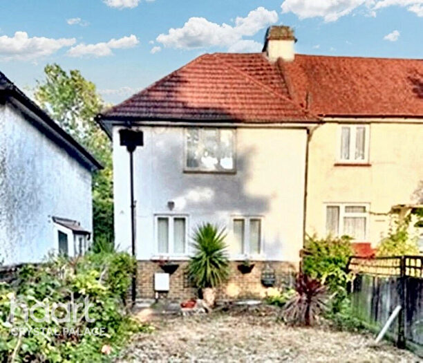 3 Bedroom Terraced House For Sale In Knights Hill London, London, SE27