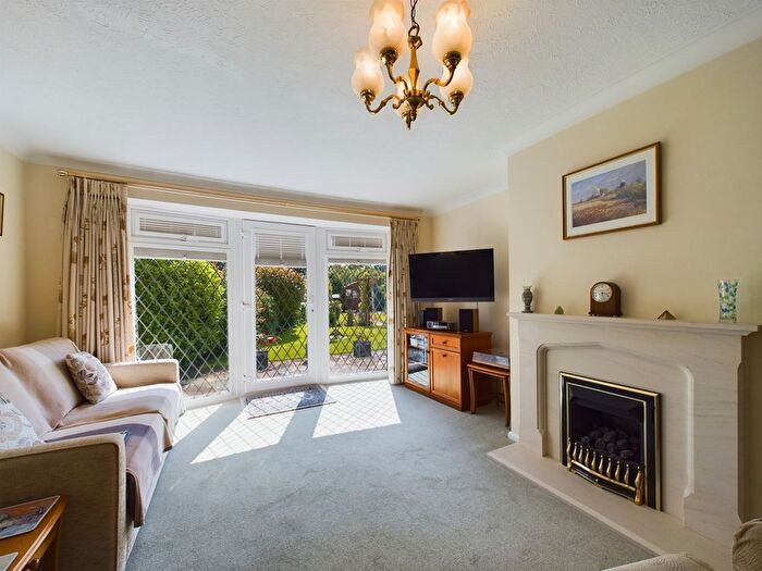 2 Bedroom Detached Bungalow For Sale In Stanley Road, Broadstairs, CT10