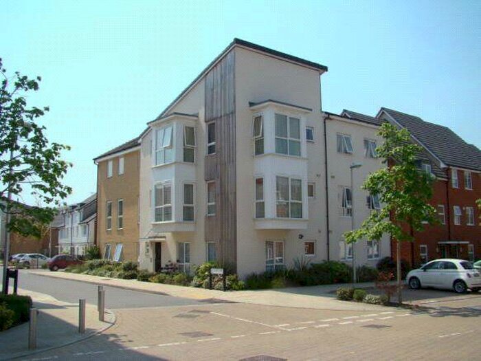2 Bedroom Flat To Rent In Gweal Avenue, Reading, Berkshire, RG2