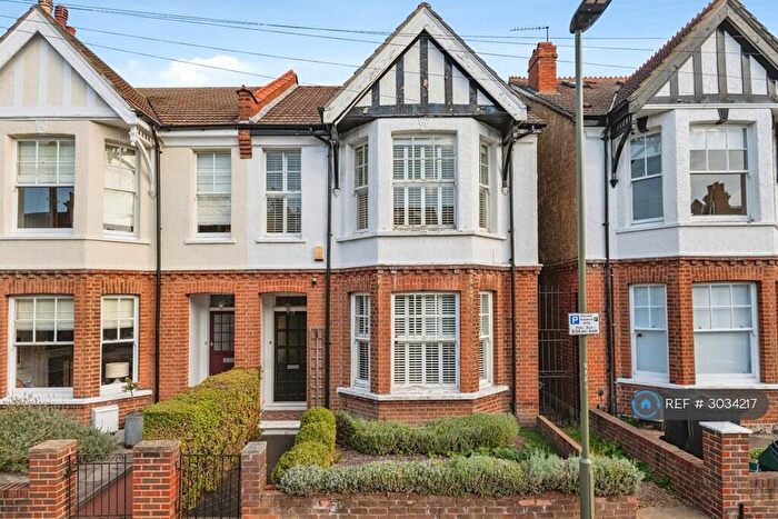 3 Bedroom End Of Terrace House To Rent In Shaftesbury Road, Beckenham, BR3