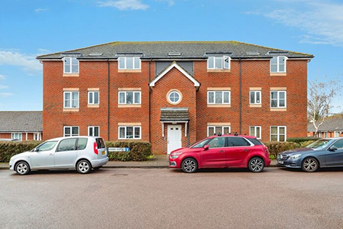 2 Bedroom Flat To Rent In Vixen Court, Hatfield, AL10