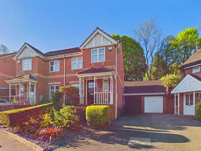 3 Bedroom House To Rent In Mallory Close, Chesterfield, S41