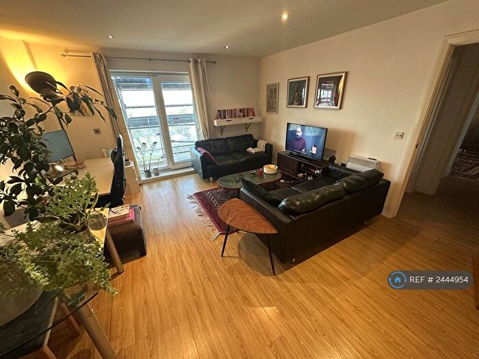 2 Bedroom Flat To Rent In Taylorson Street South, Salford, M5