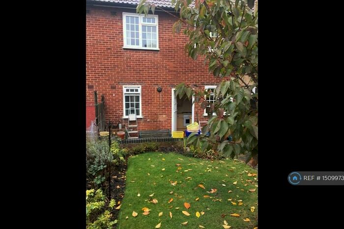 3 Bedroom Terraced House To Rent In Central Road, Morden, SM4