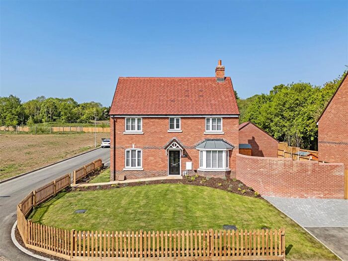 4 Bedroom Detached House To Rent In Tigwell Place, Hoddesdon, EN11