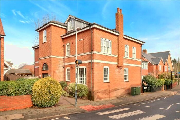 2 Bedroom Flat To Rent In Bridge Road, Hunton Bridge, Kings Langley, Hertfordshire, WD4