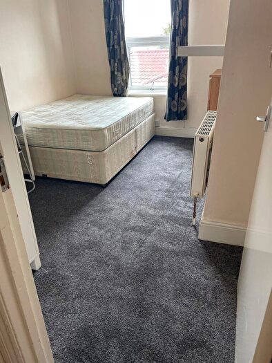 3 Bedroom Flat To Rent In Gloucester Road, Bristol, BS7