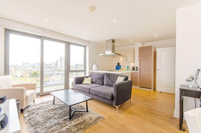 1 Bedroom Flat To Rent In Casson Apartments, Poplar, London, E14