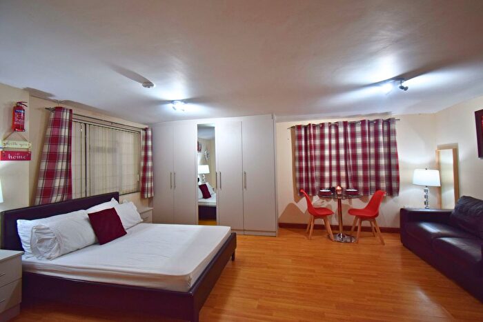 Studio To Rent In Long Lane, Uxbridge, UB10