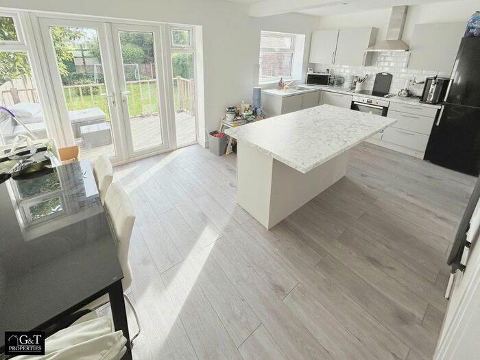 3 Bedroom Semidetached House For Sale In Tennyson Road, The Straits