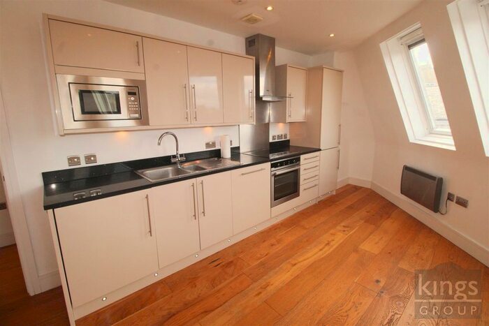 2 Bedroom Flat To Rent In Railway Street, Hertford, SG14