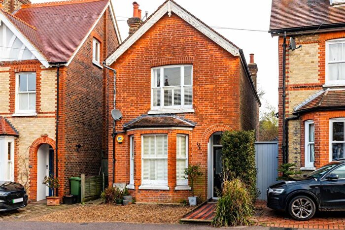 3 Bedroom Detached House For Sale In Deerings Road, Reigate, RH2