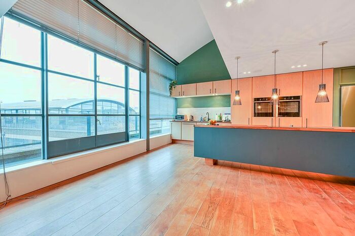 2 Bedroom Flat To Rent In Evershed Walk, Chiswick, London, W4