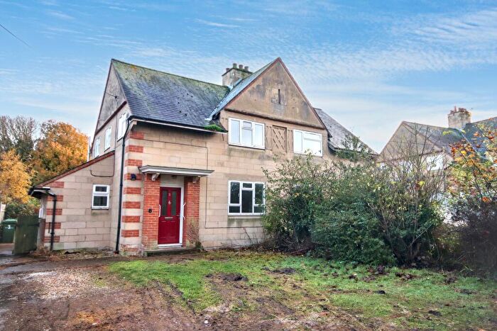 3 Bedroom Semi Detached House For Sale In The Crescent, Norfolk, PE37