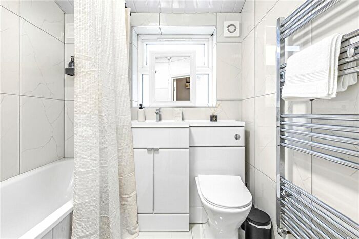 2 Bedroom Apartment To Rent In Belton Road, London, E11