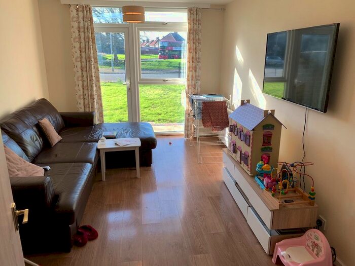 1 Bedroom Terraced House To Rent In Rosslyn Close, Hayes UB3