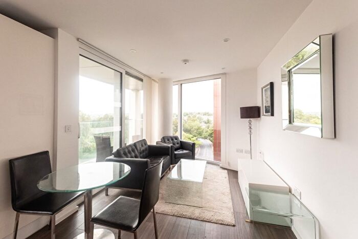 1 Bedroom Flat For Sale In Buckhold Road, London, SW18