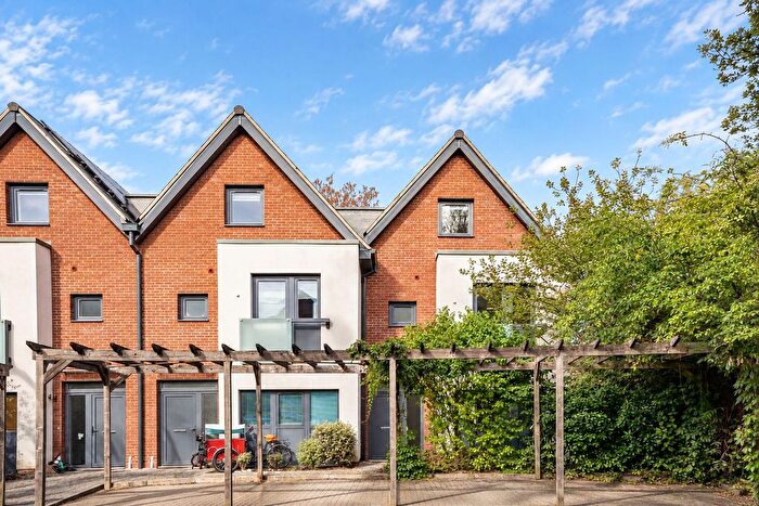 4 Bedroom End Of Terrace House For Sale In Drayton Green, West Ealing, Ealing, W13