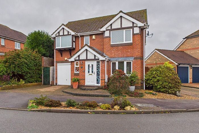 4 Bedroom Detached House For Sale In Knights Orchard, Hemel Hempstead, HP1