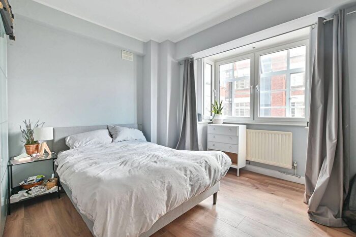2 Bedroom Flat For Sale In Orsett Terrace, Paddington, London, W2