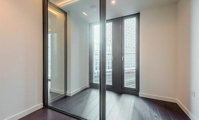 1 Bedroom Flat To Rent In Bondway, London, SW8