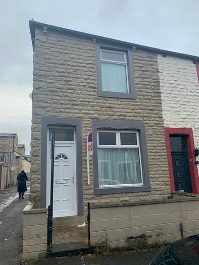 3 Bedroom Terraced House To Rent In Howsin Street, Burnley, BB10