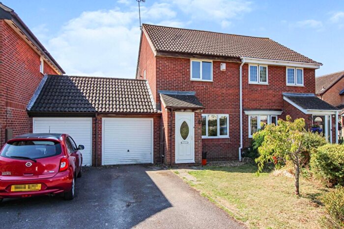 2 Bedroom Semi-Detached House To Rent In Olive Grove, Swindon, SN25
