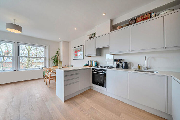 1 Bedroom Flat For Sale In Blackwater Street, East Dulwich, London, SE22