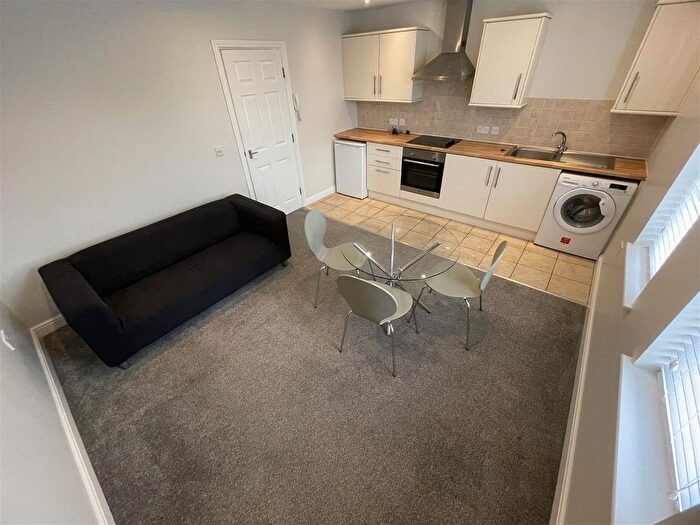 1 Bedroom Flat To Rent In Mitford Road, Armley, Leeds, LS12