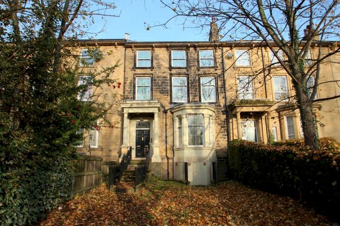2 Bedroom Flat To Rent In Newton Grove, Leeds, LS7