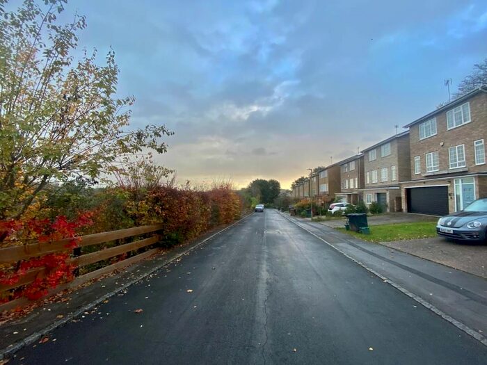 4 Bedroom Detached House To Rent In Haywards Close, Henley On Thames, RG9