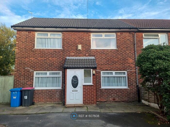 3 Bedroom Semi-Detached House To Rent In Kenyon Terrace, Little Hulton, Manchester, M38