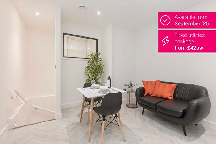 1 Bedroom Flat To Rent In Byrom Street, Old Trafford, Manchester, M3