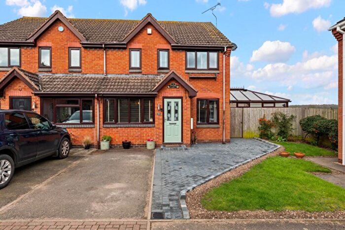 3 Bedroom Semi-Detached House For Sale In Alderman Way, Weston Under Wetherley, Leamington Spa, CV33
