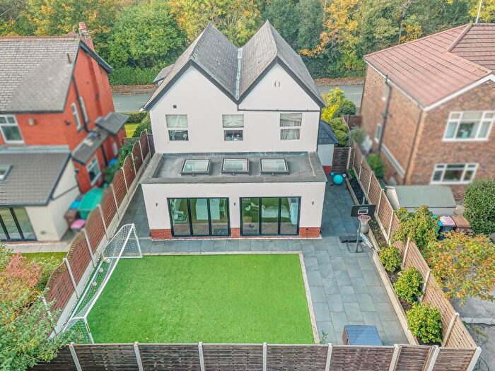 4 Bedroom Detached House For Sale In Folly Lane, South Swinton, Manchester, M27