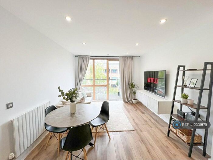 2 Bedroom Flat To Rent In Downham Wharf, London, N1