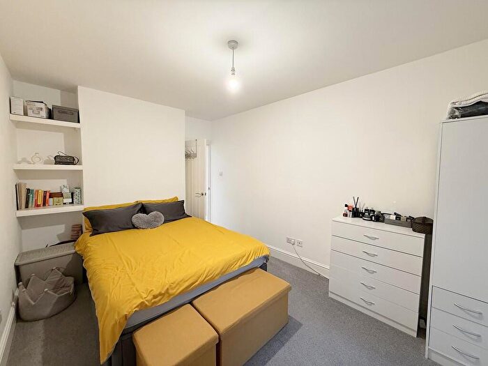 1 Bedroom Flat To Rent In Fearon Road, North End, PO2