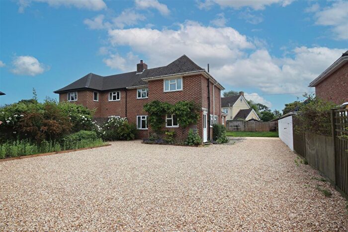3 Bedroom Semi-Detached House To Rent In Burnt House Lane, Pilley, SO41