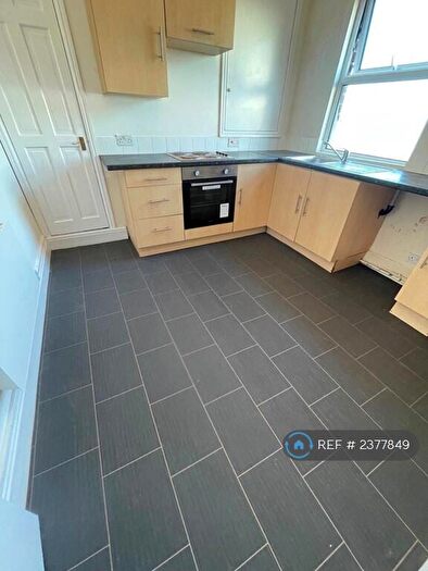 Studio To Rent In Oldham Street, Hyde, SK14