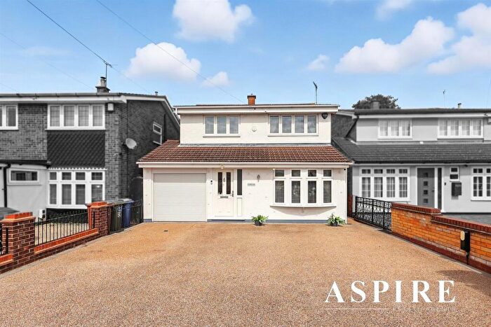 4 Bedroom Detached House For Sale In Third Avenue, Stanford-Le-Hope, SS17