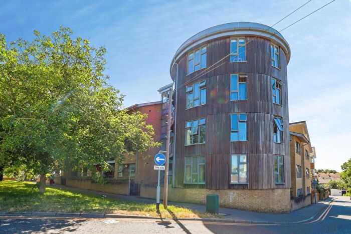 1 Bedroom Flat For Sale In Church Street, Sittingbourne, Kent, ME10
