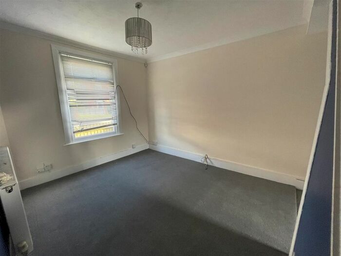 3 Bedroom End Of Terrace House To Rent In Nelson Road, Gravesend, DA11