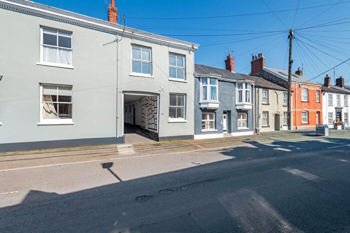 3 Bedroom Town House For Sale In East Street, South Molton, EX36