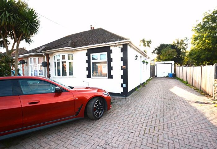 2 Bedroom Semi-Detached Bungalow For Sale In Eastern Avenue, Halfway, ME12