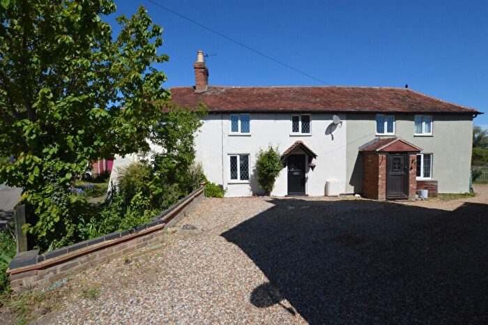 2 Bedroom Cottage For Sale In Bedford Road, Wootton, MK43