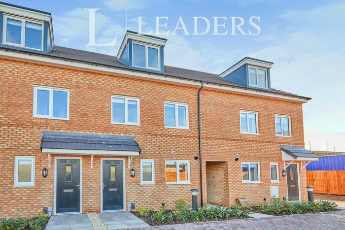 3 Bedroom Semi-Detached House To Rent In Harviston Avenue, NG4