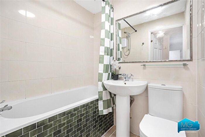 2 Bedroom Apartment To Rent In Raven Close, London, NW9