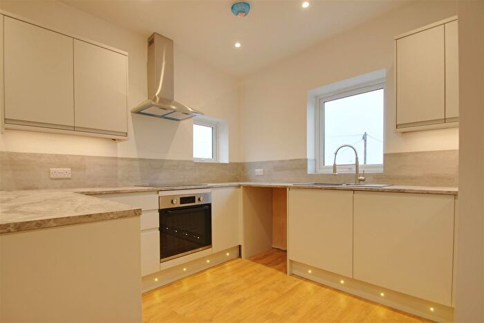 2 Bedroom Flat To Rent In Church Walk, Worthing, BN11