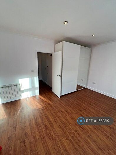 1 Bedroom Flat To Rent In Church Street, Enfield, EN2