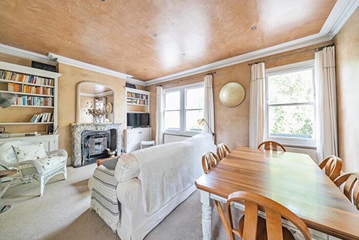 2 Bedroom Flat To Rent In Harvist Road, Queens Park, London, NW6